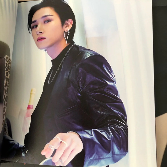 Monsta X One of a Kind Album Version 3: with Pre-order Benefits - Picture 4 of 8